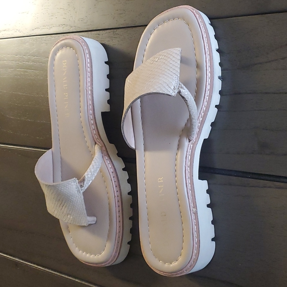 Donald Pliner Beulah Sandals, Praline, Size 8